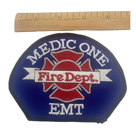 Medic One Fire Department (Washington) EMT Shoulder Patch Embroidered NOS - Picture 5 of 6
